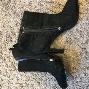 Black heeled boots